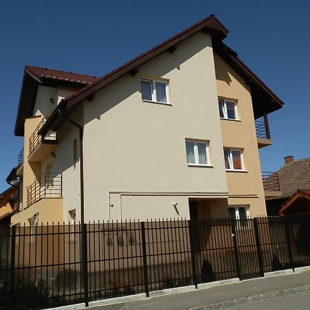 Апартаменты Garsoniera Strada Bucegi Сибиу Экстерьер фото
